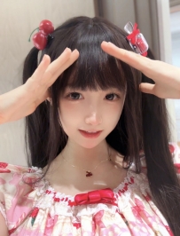 藍藍.160.A.38.18歲.已成年